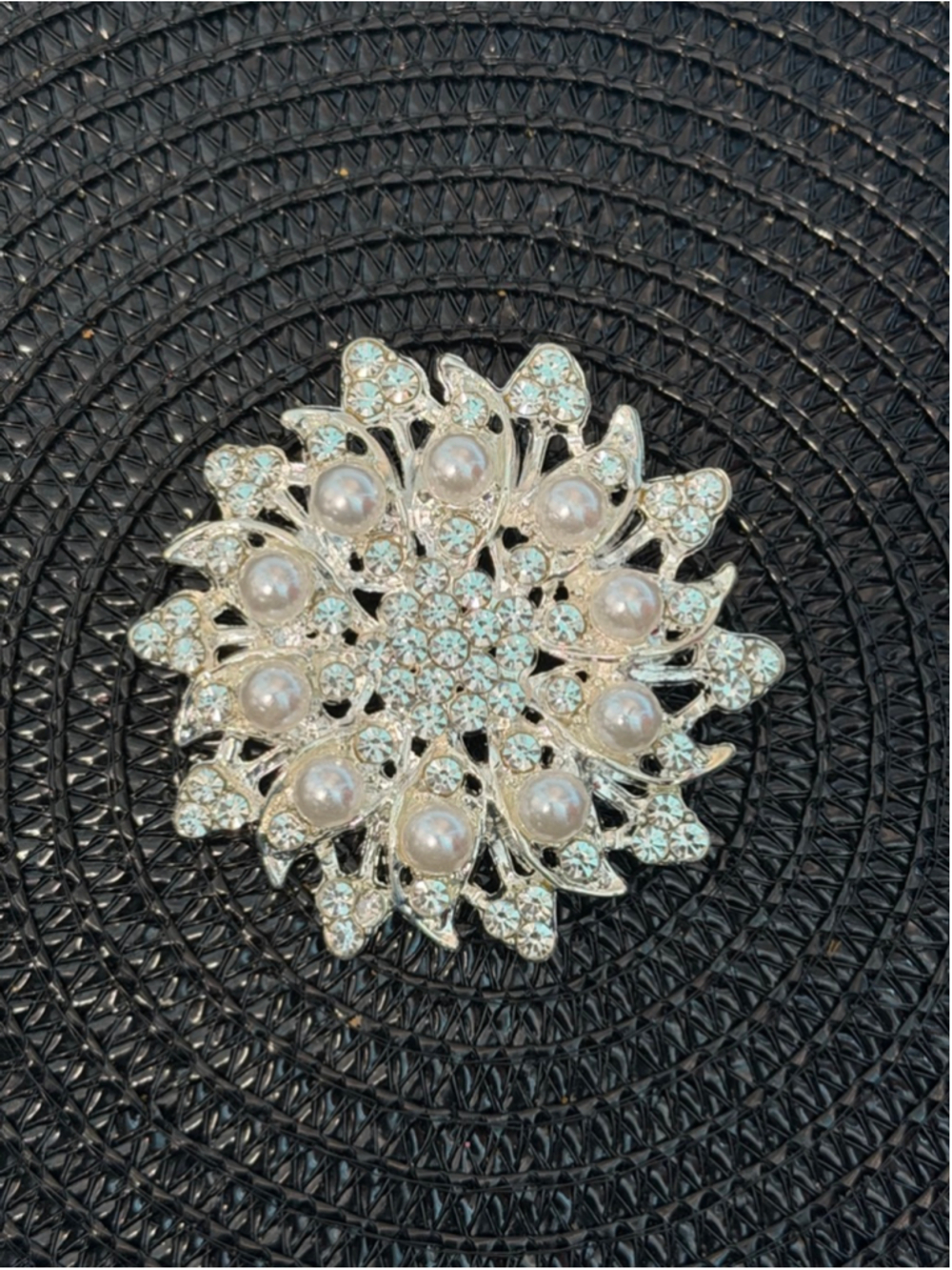 Silver White Pearl Rhinestone Brooch One Size